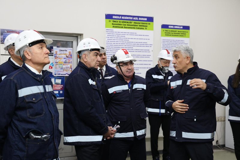 Vali Çağatay'dan KARDEMİR'e Ziyaret: Üretim ve İstihdam Katkıları Değerlendirildi - Görsel 3