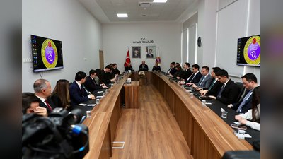 Vali Erol'dan Önemli Açıklamalar: İntihar Vakaları, Trafik Sorunları ve Yol Çalışmaları