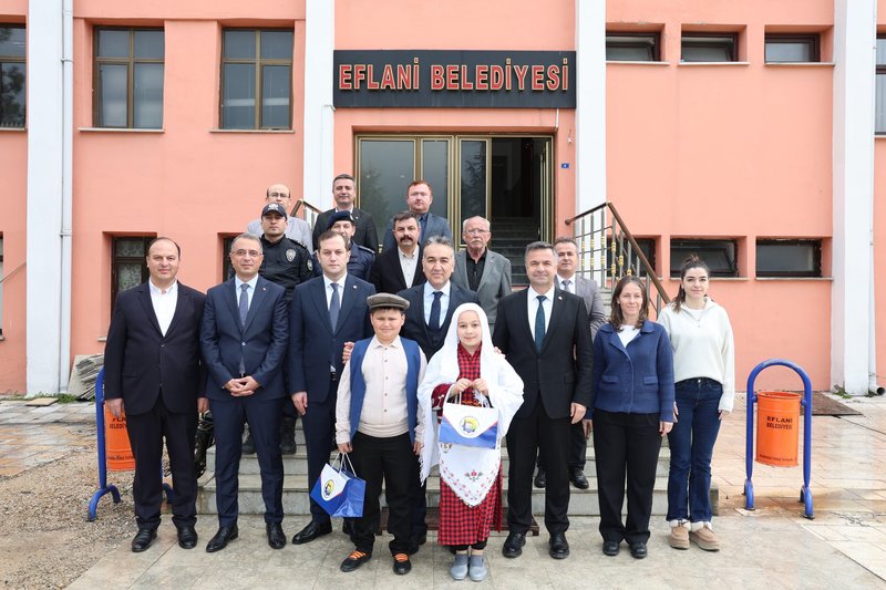 Vali Oktay Çağatay Eflani'de Kamu Yatırımlarını İnceledi, Kültürel Çalışmalar Hakkında Bilgi Aldı - Görsel 3