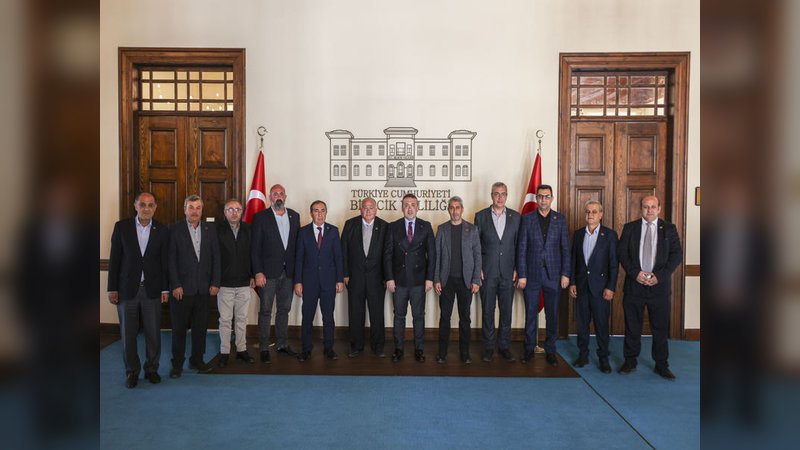 Vali Sözer, Muhtarlar Derneği Yönetimini Ağırladı: İş Birliği Vurgusu