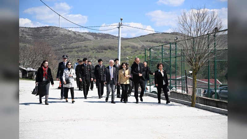Vali Uğur Turan, Kofçaz'da TOKİ Konut Projesini İnceledi