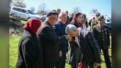 Vali Uğur Turan ve Eşi, Şehit Anıl Yalap'ı Kofçaz'da Andı