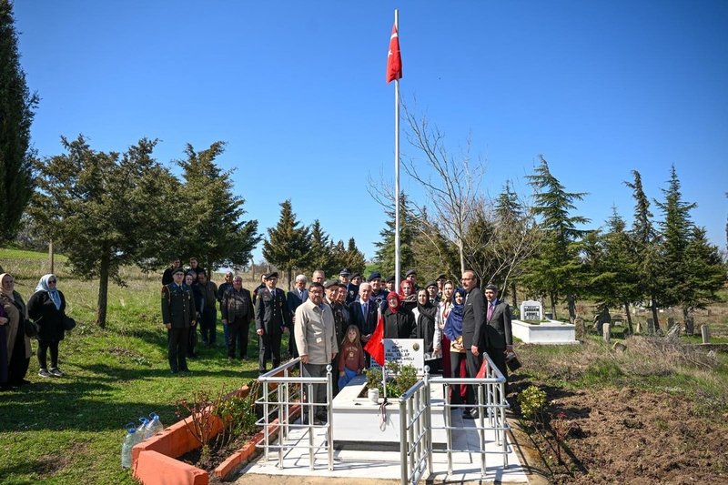 Vali Uğur Turan ve Eşi, Şehit Anıl Yalap'ı Kofçaz'da Andı - Görsel 3