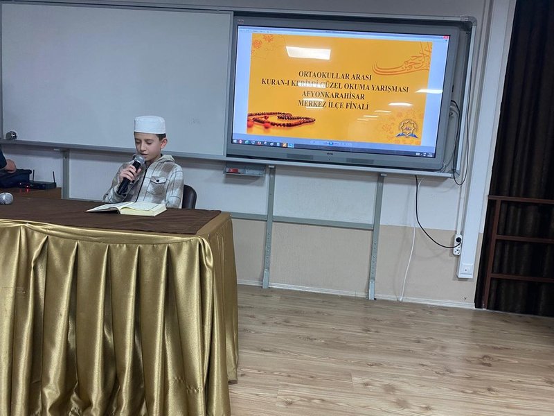 Afyonkarahisar'da Ortaokullar Arası Kuran-ı Kerim'i Güzel Okuma Yarışması Düzenlendi - Görsel 3
