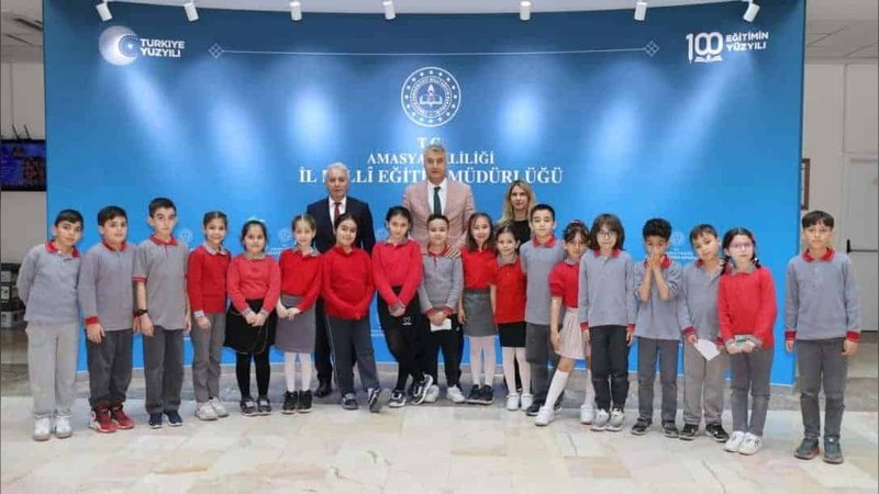 Amasya İl Milli Eğitim Müdürü'nden Zübeyde Hanım Üçler İlkokulu Öğrencilerine Ziyaret