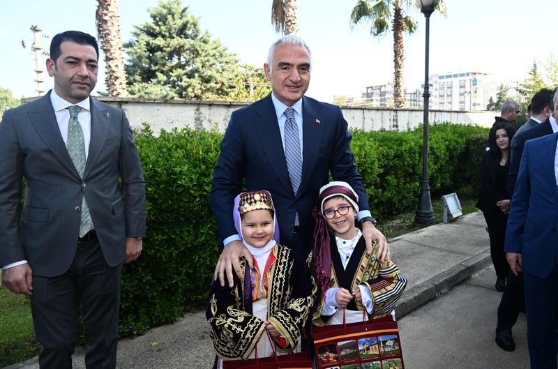 Bakan Ersoy Osmaniye'de: Kültürel Miras ve Turizm Potansiyeli Değerlendirildi - Görsel 3