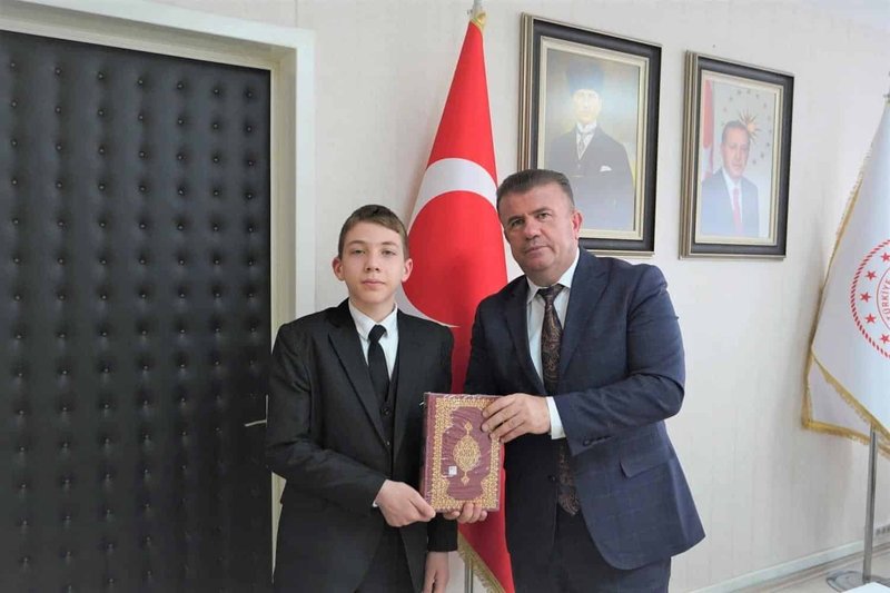 Bartınlı Hafız Ömer Faruk İpek, Bölge Birincisi Olarak Türkiye Finaline Katılacak - Görsel 2