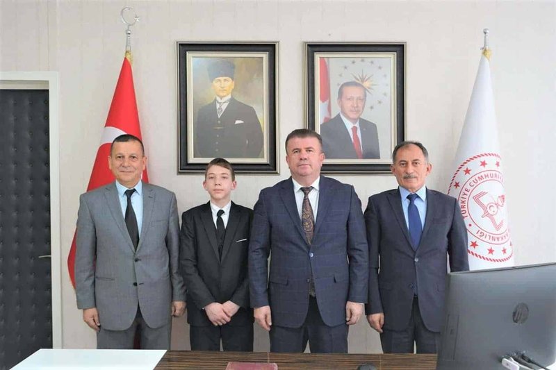 Bartınlı Hafız Ömer Faruk İpek, Bölge Birincisi Olarak Türkiye Finaline Katılacak - Görsel 3