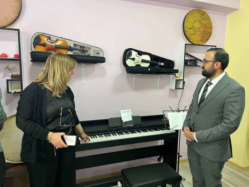 Gürpınar'da Bozyiğit Ortaokuluna Müzik Sınıfı Kazandırıldı - Görsel 5