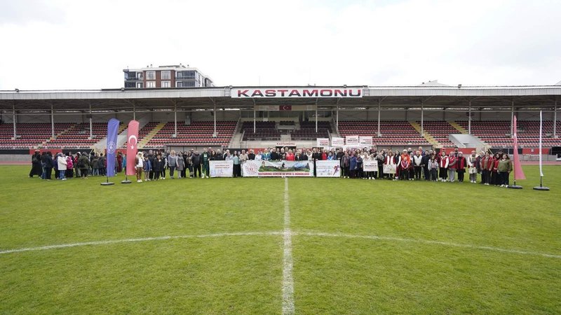 Kastamonu'da Dünya Sağlık Günü'nde Sağlıklı Yaşam Yürüyüşü - Görsel 2