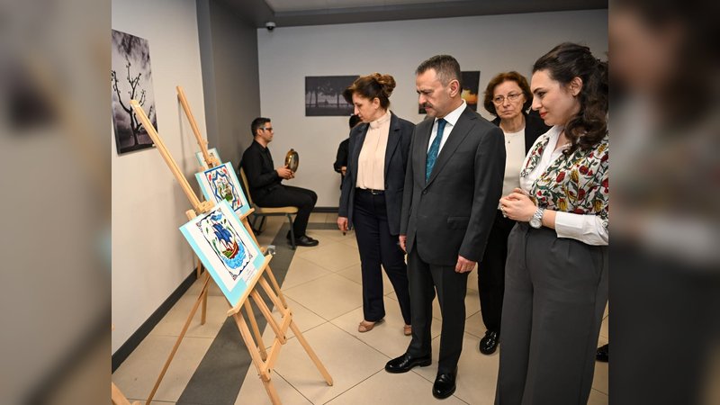 Kocaeli Valiliği'nden Sıtkı Olçar Anısına Çini Motifleri Yarışması Ödül Töreni