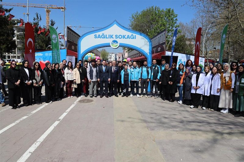 Sakarya'da Sağlık Sokağı Açıldı: 20 Farklı Birim Hizmet Verecek - Görsel 2