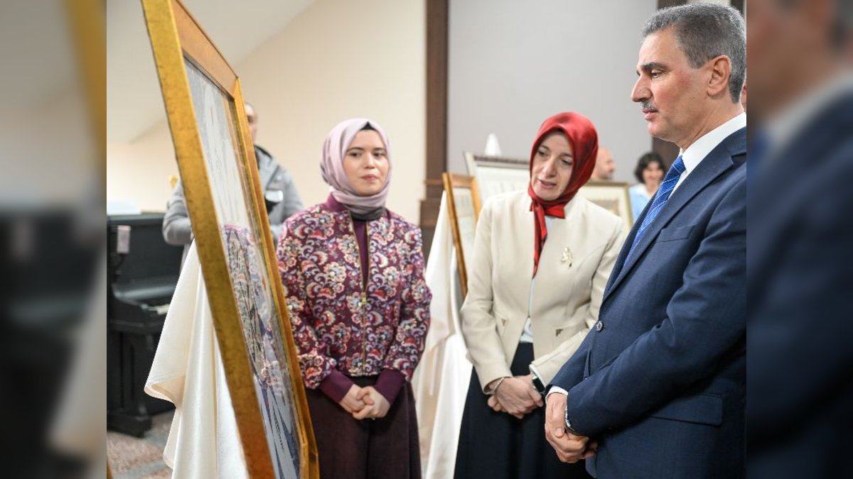 Vali Aydın Baruş, "Sanatın Diliyle Değerlerimiz" Sergisi'ni Açtı