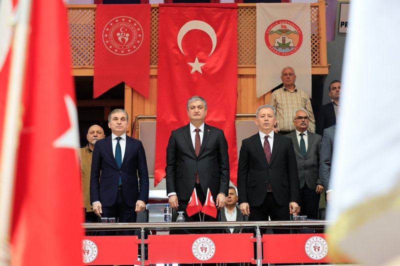 Adana'da Binlerce Öğrenciye Spor Malzemesi Dağıtıldı - Görsel 5