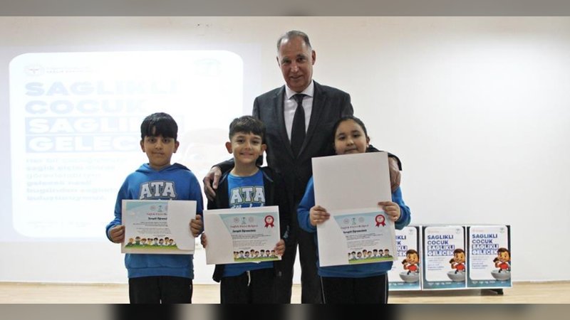 Adana'da 'Sağlıklı Çocuk, Sağlıklı Gelecek' Programı Kapsamında 500 Öğrenciye Eğitim Verildi