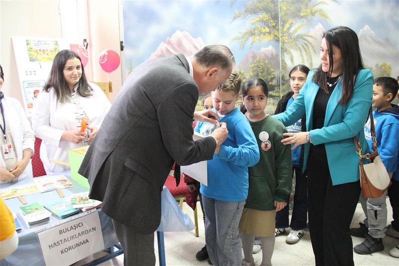 Adana'da 'Sağlıklı Çocuk, Sağlıklı Gelecek' Programı Kapsamında 500 Öğrenciye Eğitim Verildi - Görsel 3