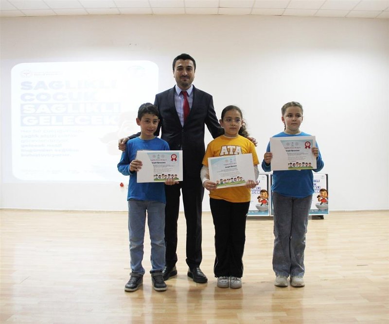 Adana'da 'Sağlıklı Çocuk, Sağlıklı Gelecek' Programı Kapsamında 500 Öğrenciye Eğitim Verildi - Görsel 4