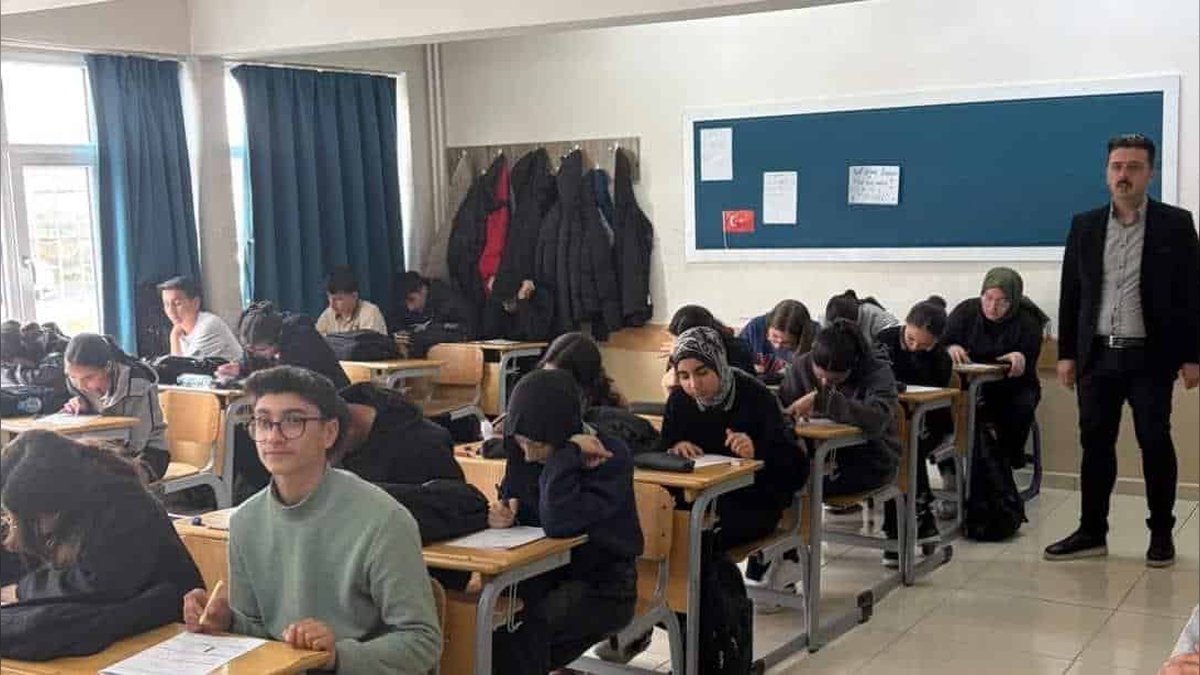 Adilcevaz'da Maarif Modeli ve Ortak Sınav Heyecanı: İlçe Milli Eğitim'den Okul Ziyaretleri