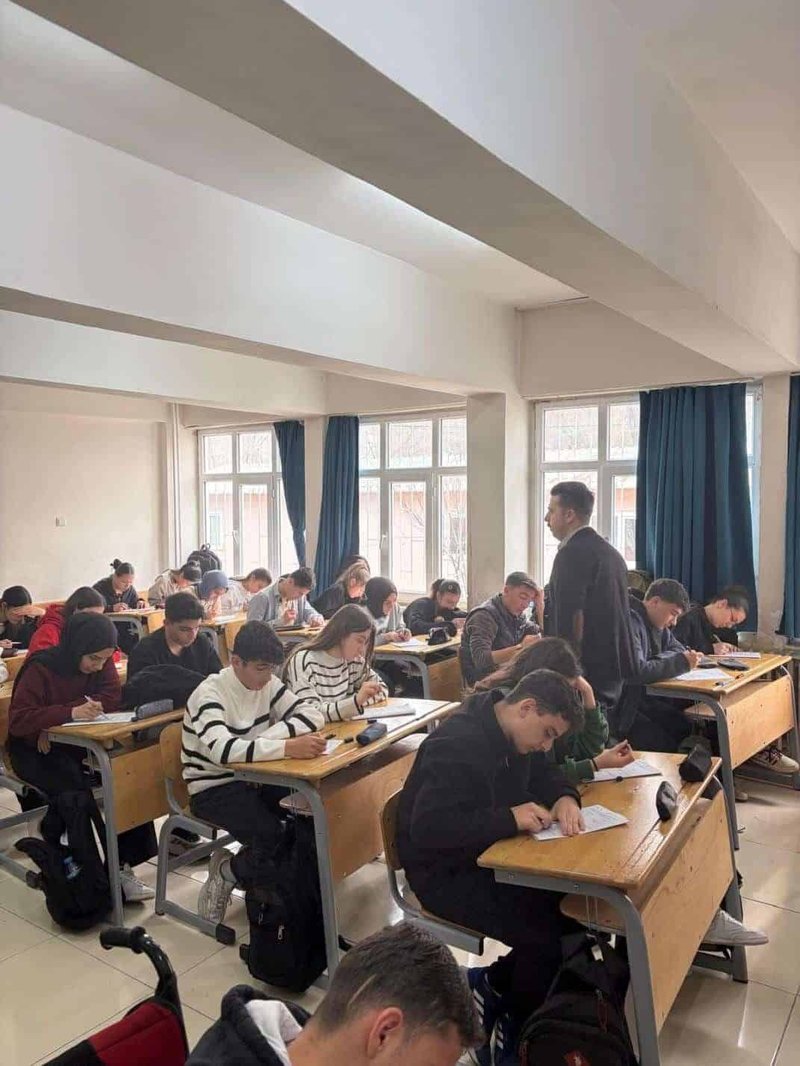 Adilcevaz'da Maarif Modeli ve Ortak Sınav Heyecanı: İlçe Milli Eğitim'den Okul Ziyaretleri - Görsel 4