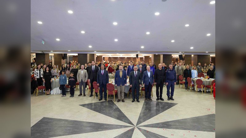 Arnavutköy Kaymakamlığı'ndan Roman Vatandaşlara Yönelik Yemek Programı