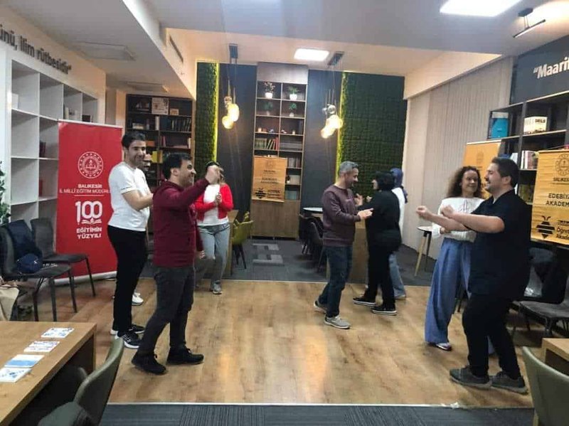 Balıkesir'de Edebiyat Akademisi'nde Etkili İletişim ve Dramatik Kurgu Atölyesi - Görsel 3