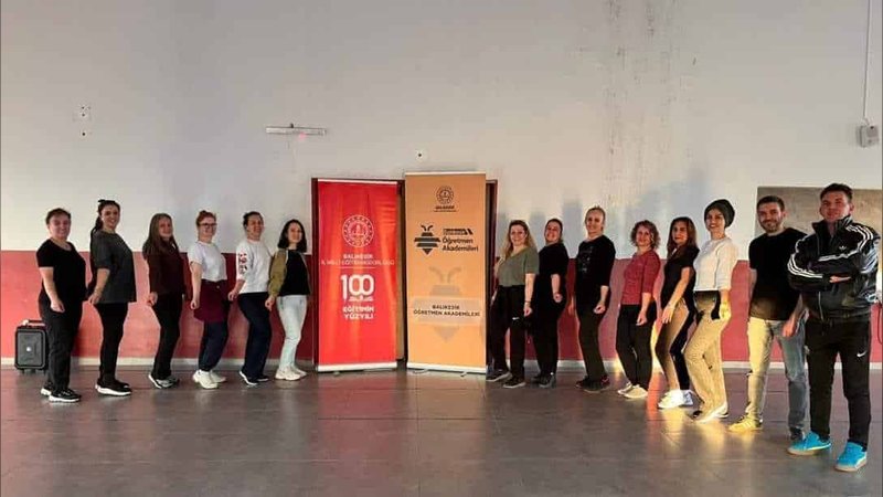 Balıkesir'de Halk Oyunları Akademisi İlk Dersini Gerçekleştirdi