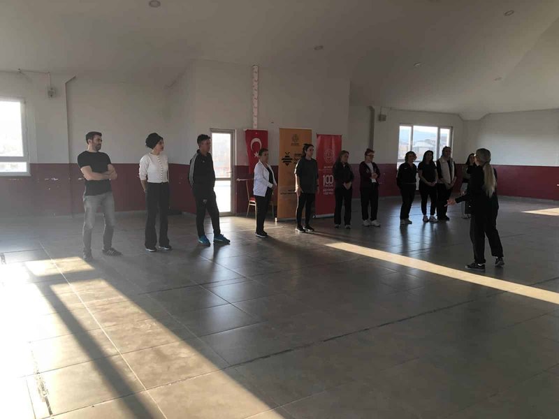 Balıkesir'de Halk Oyunları Akademisi İlk Dersini Gerçekleştirdi - Görsel 2