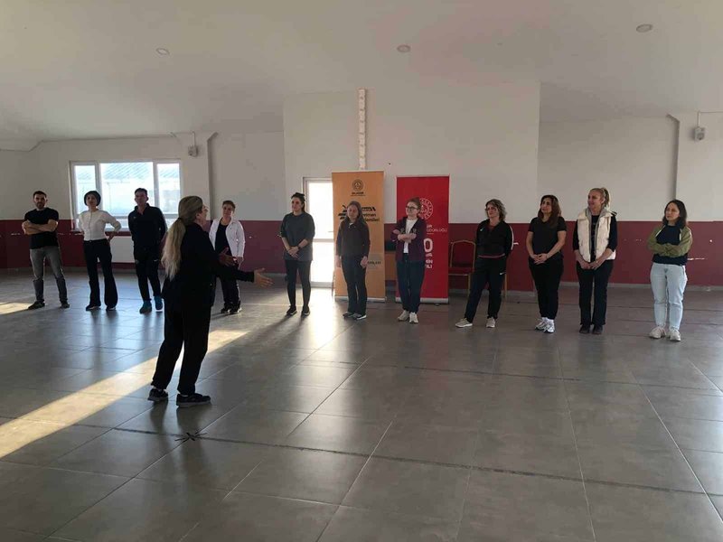 Balıkesir'de Halk Oyunları Akademisi İlk Dersini Gerçekleştirdi - Görsel 3