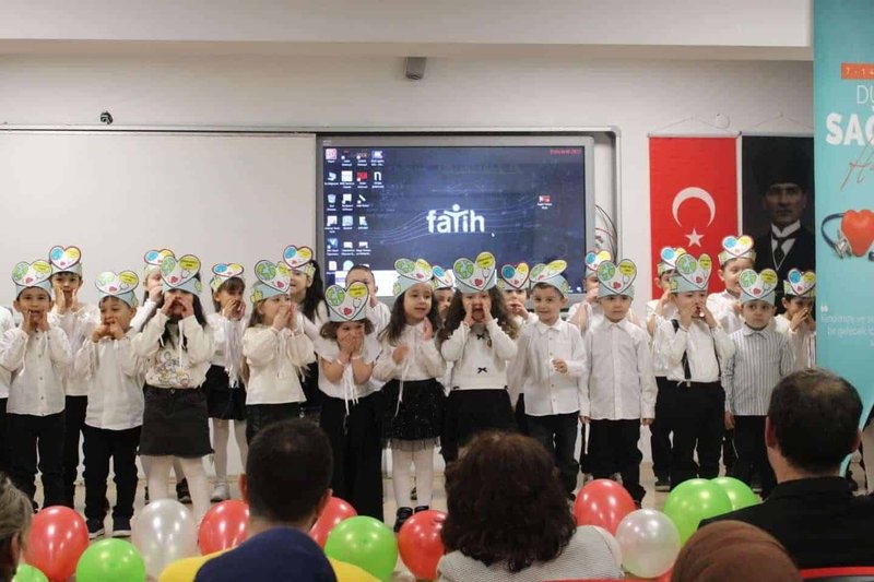 Beykoz'da Dünya Sağlık Haftası Kutlandı: Ferda ve Turan Takmaz Ortaokulu'nda Sağlıklı Yaşam Vurgusu - Görsel 5