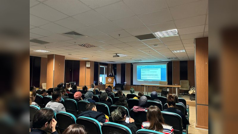 Burdur İl Sağlık Müdürlüğü'nden Sağlık Çalışanlarına Mesleki Sorumluluk Eğitimi