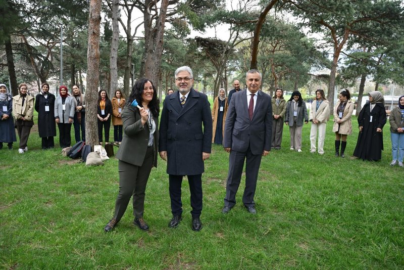 Bursa'da Eğitimde Dönüşüm Atölyeleri Başladı: Öğretmenlerin Uygulama Becerileri Güçleniyor - Görsel 2