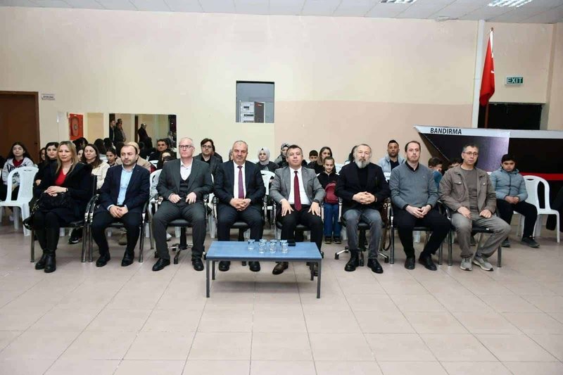 Demirci'de Şehrim Benim Evim Bilgi Yarışması Tamamlandı: Makine Kimya Ortaokulu Bölge Finallerinde - Görsel 2