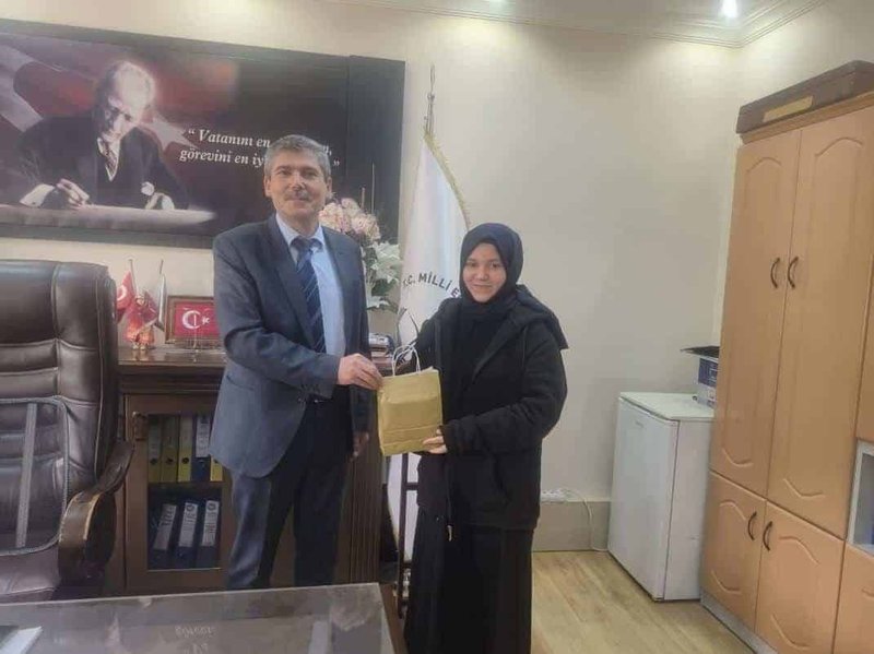 Dinar İlçe Milli Eğitim'den Hafızlık Bölge Üçüncüsü Öğrenciye Ziyaret - Görsel 3
