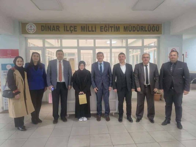 Dinar İlçe Milli Eğitim'den Hafızlık Bölge Üçüncüsü Öğrenciye Ziyaret - Görsel 5