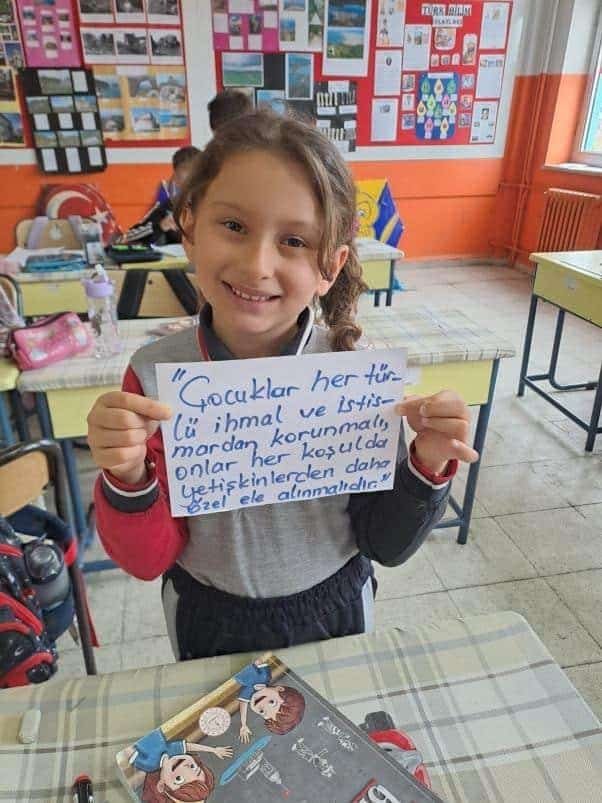 Gülyalı'da 'Maarif'in Kalbinde Çocuk' Etkinliğiyle Gökyüzü Renklendi - Görsel 4