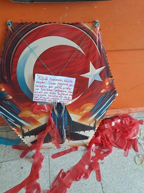 Gülyalı'da 'Maarif'in Kalbinde Çocuk' Etkinliğiyle Gökyüzü Renklendi - Görsel 5