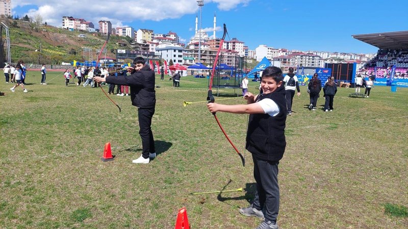 Gülyalı Ortaokul Öğrencileri Atletizmde Yarıştı - Görsel 3