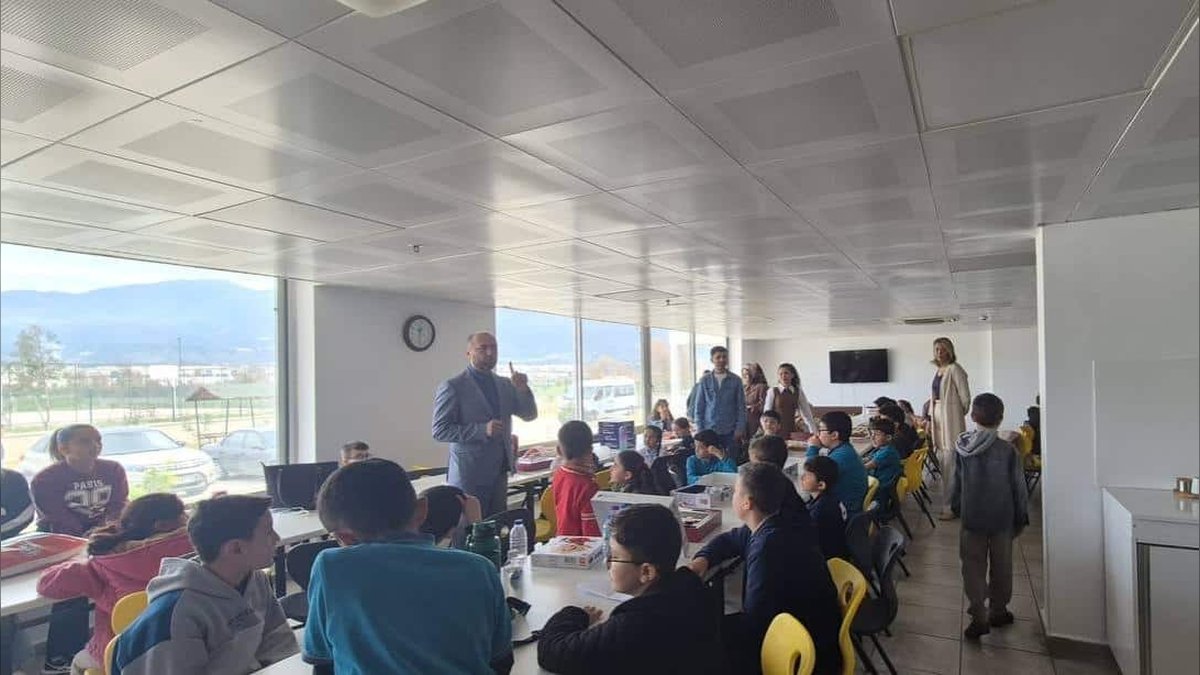 Kaş'ta Akıl ve Zeka Oyunları Turnuvası Tamamlandı, Dereceye Girenler İl Birinciliğine Gidiyor