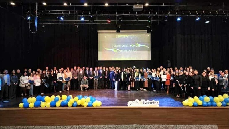 Mardin'de Dijital Köprüler Kuruldu: 118 Öğretmene eTwinning Kalite Etiketi Verildi