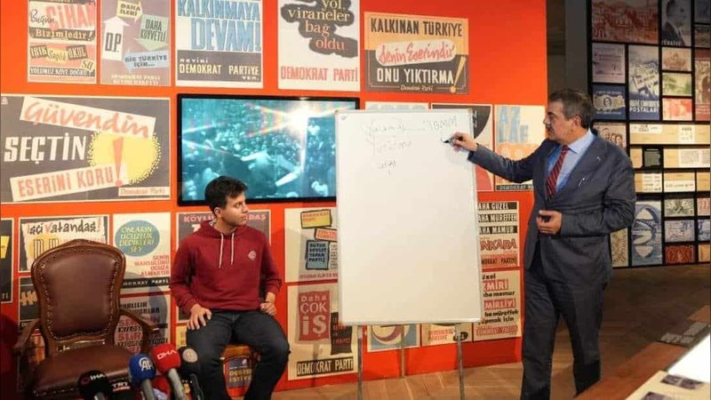 Milli Eğitim Bakanı Yusuf Tekin'den Müzeler Üzerine Önemli Yazı: Okul Dışı Öğrenme Ortamı Olarak Müzeler