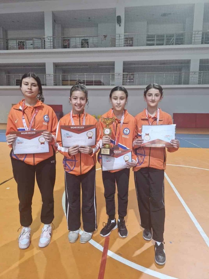 Oğuzeli'nden Tırmanışta Büyük Başarı: İl Birinciliği'nde Derecelerle Döndüler - Görsel 4