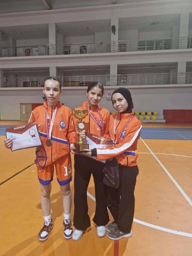 Oğuzeli'nden Tırmanışta Büyük Başarı: İl Birinciliği'nde Derecelerle Döndüler - Görsel 5