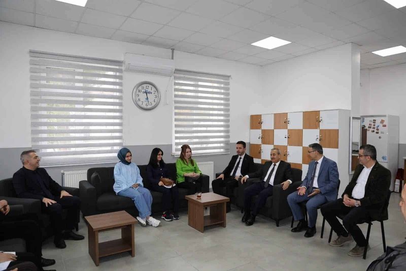 Safranbolu'da Eğitim Buluşması: İlçe Milli Eğitim Müdürü Öğretmenlerle Bir Araya Geldi - Görsel 3