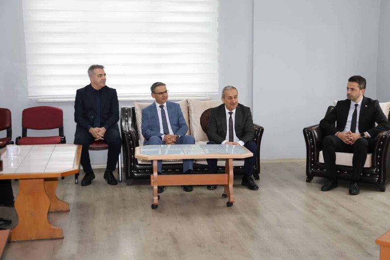 Safranbolu'da Eğitim Buluşması: İlçe Milli Eğitim Müdürü Öğretmenlerle Bir Araya Geldi - Görsel 4