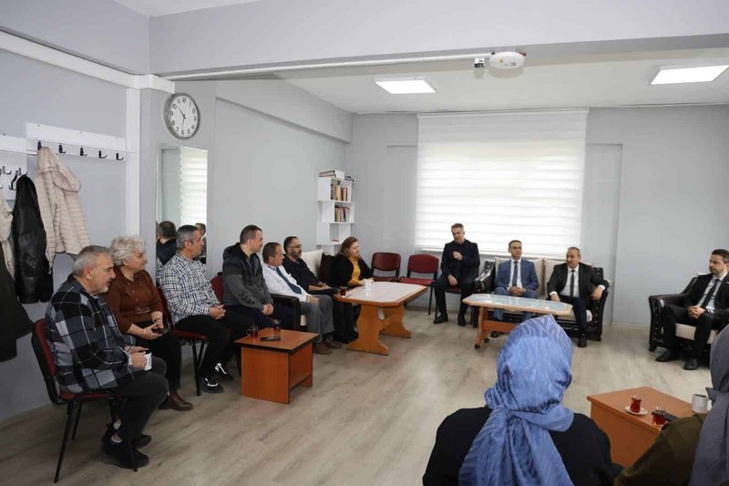 Safranbolu'da Eğitim Buluşması: İlçe Milli Eğitim Müdürü Öğretmenlerle Bir Araya Geldi - Görsel 5