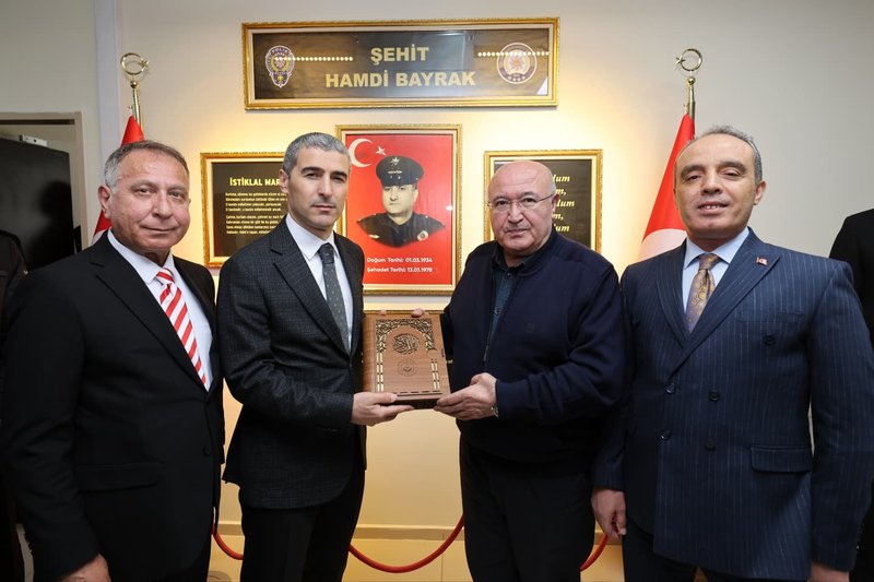 Vali Aktaş, Bayat İlçesinde İncelemelerde Bulundu, Şehit Anısına Köşe Açtı - Görsel 2