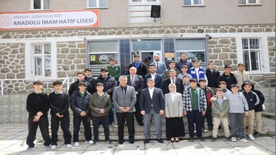 Vali Önder Bakan, Gümüşhacıköy Anadolu İmam Hatip Lisesini Ziyaret Etti