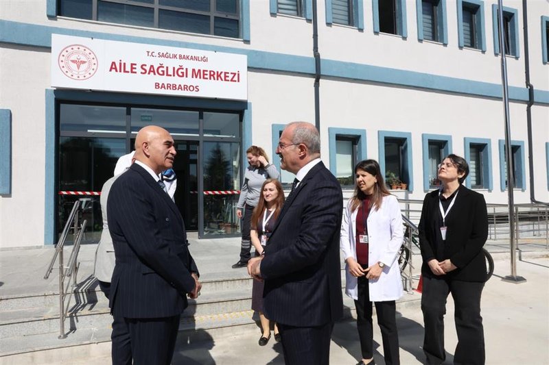 Vali Toraman ve İl Sağlık Müdürü Görgülü'den Aile Sağlığı Merkezi ve Acil İstasyonlarına Ziyaret - Görsel 2