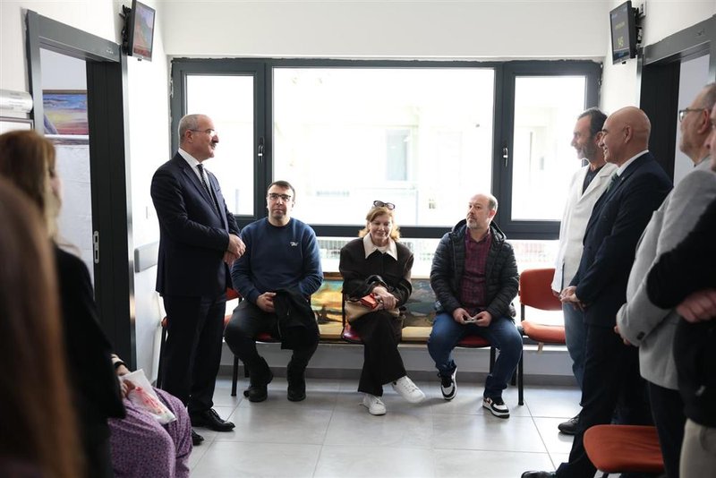 Vali Toraman ve İl Sağlık Müdürü Görgülü'den Aile Sağlığı Merkezi ve Acil İstasyonlarına Ziyaret - Görsel 4