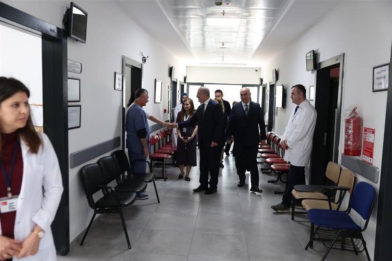 Vali Toraman ve İl Sağlık Müdürü Görgülü'den Aile Sağlığı Merkezi ve Acil İstasyonlarına Ziyaret - Görsel 5